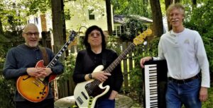 Phil Ravita performing