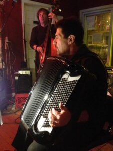 Phil Ravita performing